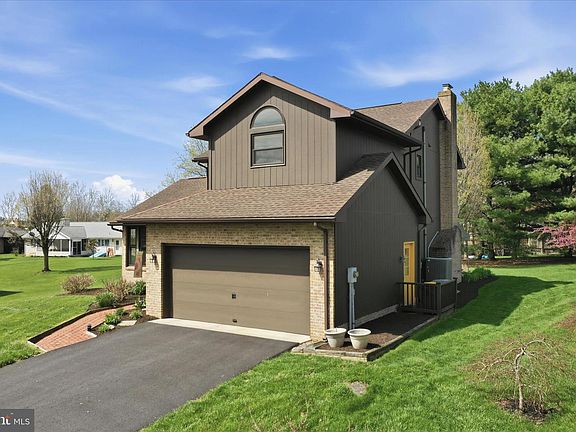 3rd image of 251 Stonegate Cir N #N
