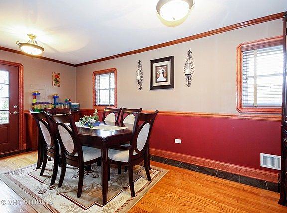 5th image of 5904 W 91st St