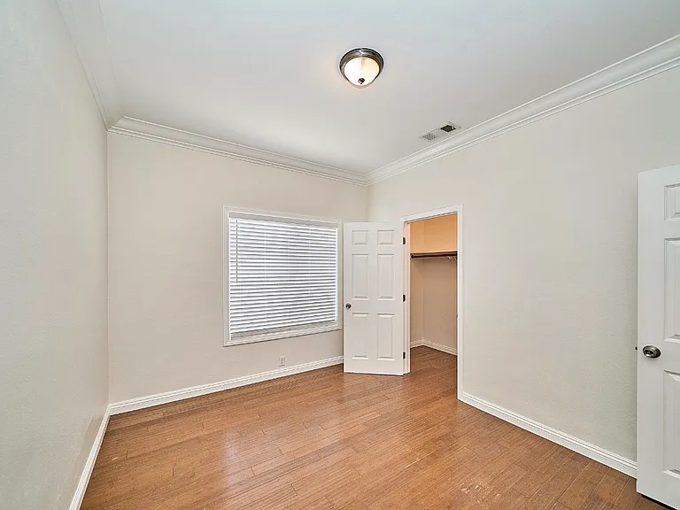 3326 Barnes Ave — Photo 13