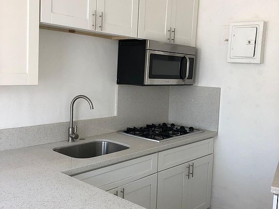 3rd image of 712 Padilla St