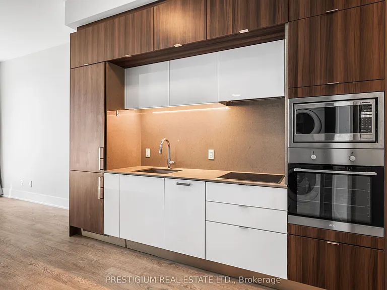 1 Edgewater Dr #202 — Photo 8