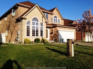1054 Cora Greenwood Dr, Windsor, ON N8P 1K2
