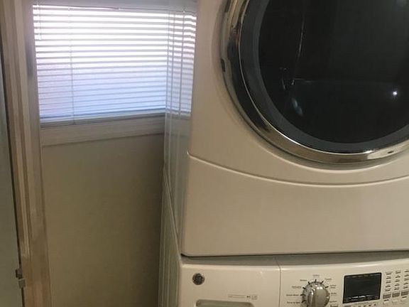 Whirlpool full size washer and dryer ,,fairly new
