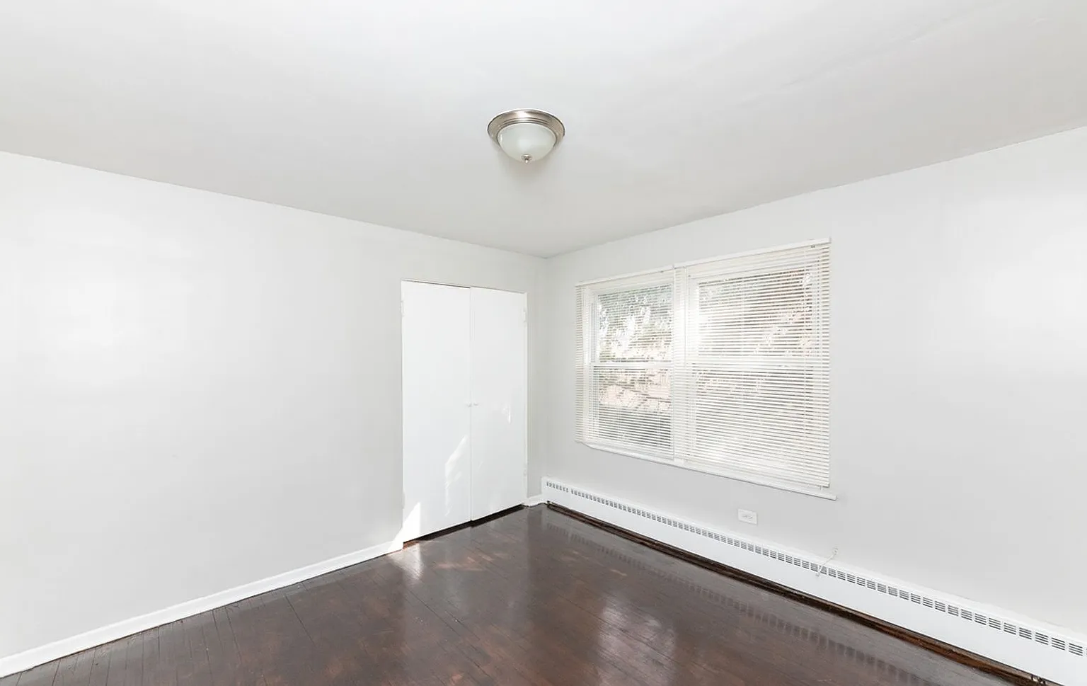 2 bed, 900 sqft, $2,000 — Photo 1
