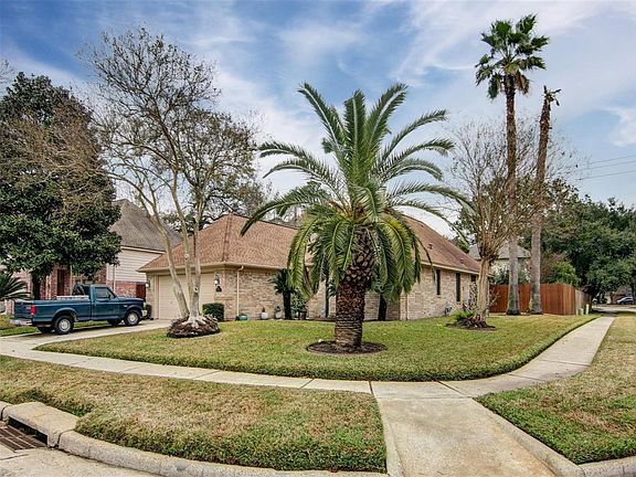 Corner Lot. High and Dry