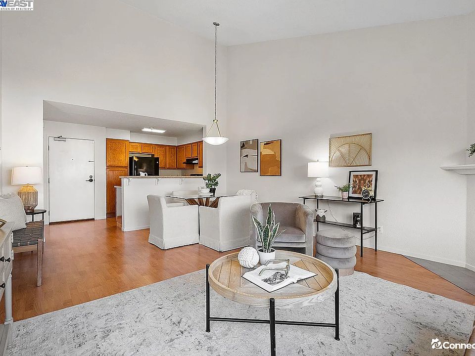1st image of 39078 Guardino Dr APT 304