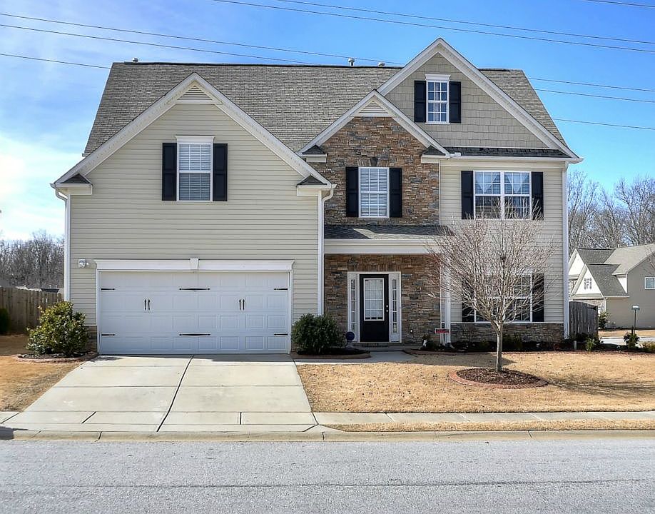 1st image of 300 Ashington Dr