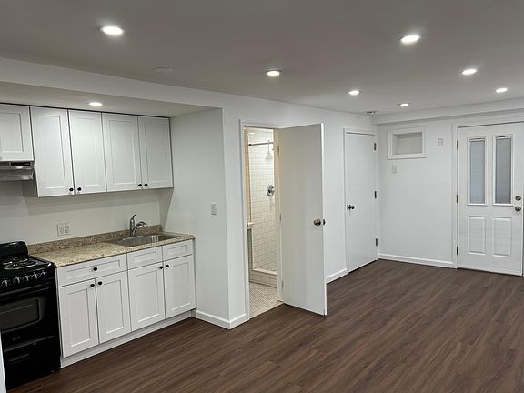 5th image of 3242 Layton Ave #G