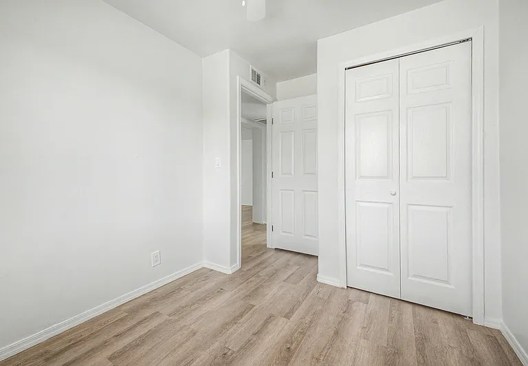2045 E Orange St — Photo 25