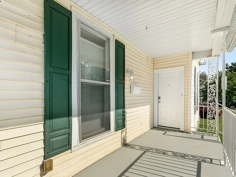 732 S Main Ave — Photo 4