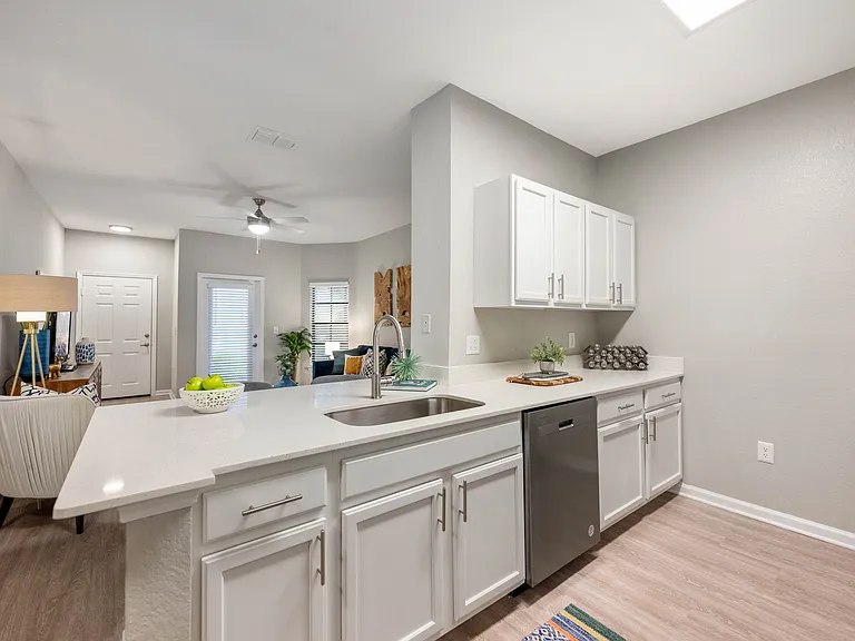Grand Reserve Apartment Homes — Photo 16