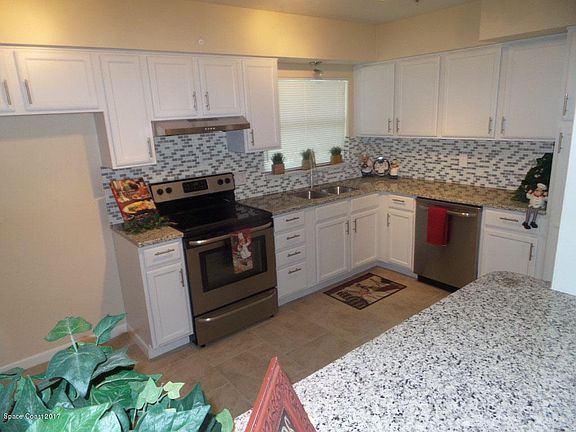4th image of 912 Aida Cir