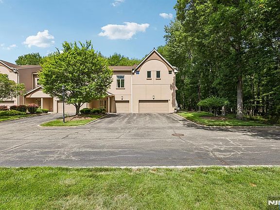 3rd image of 40 Rio Vista Dr