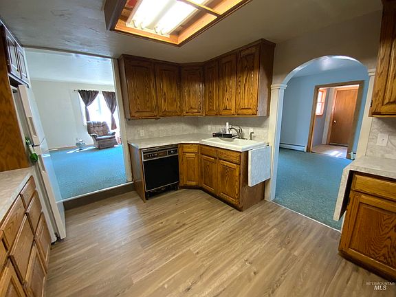 4th image of 323 W Alturas Ave