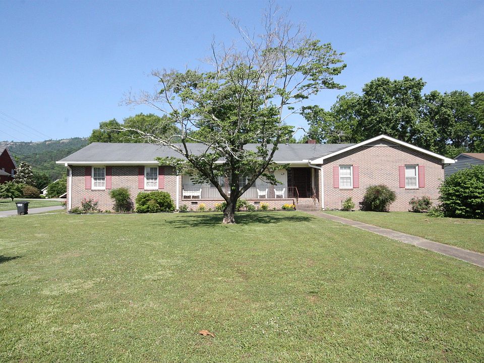 1st image of 901 Dennis Ave