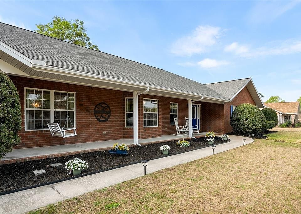 1st image of 244 SW LOBLOLLY PLACE