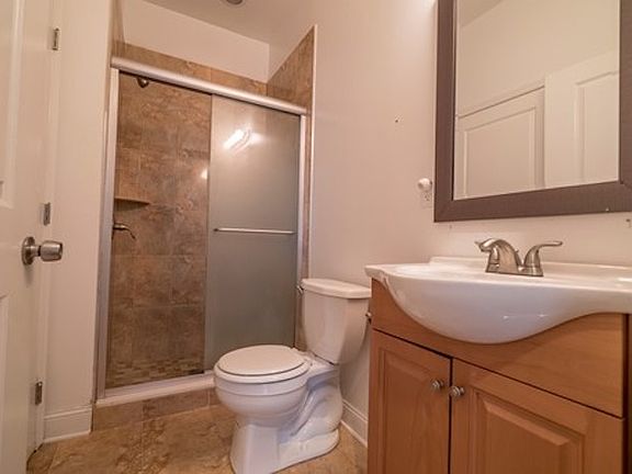 3rd image of 1833 N 19th St Room 3A