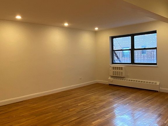 5th image of 149-35 Northern Blvd #5M