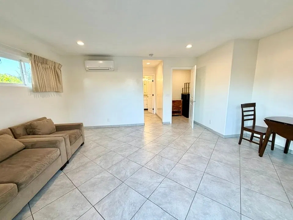 448 Pitzer Ct