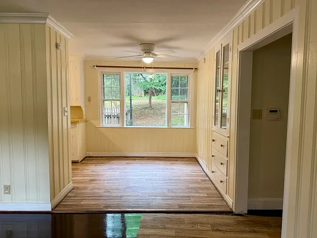 1034 Lockland Ave — Photo 2