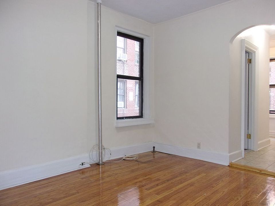 2nd image of 20 Seaman Ave APT 3F