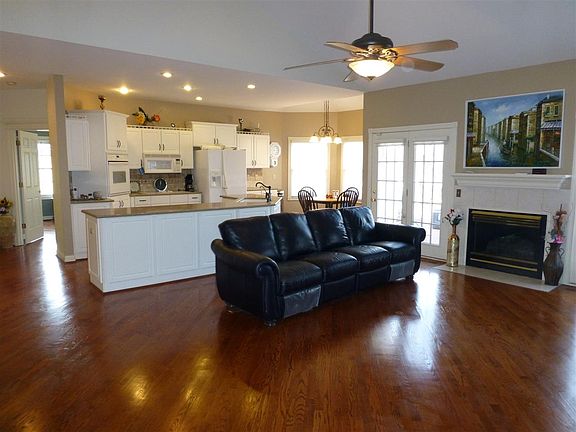 2nd image of 9659 Manassas Dr