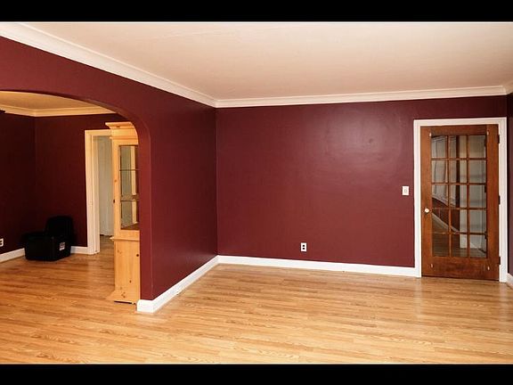 3rd image of 308 Dawn Ave