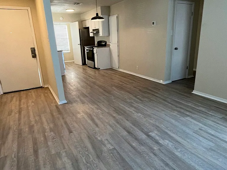 909 Betsy Ross Dr #B — Photo 7