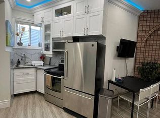 200 McKee Ave #B, Toronto, ON M2N 4C8