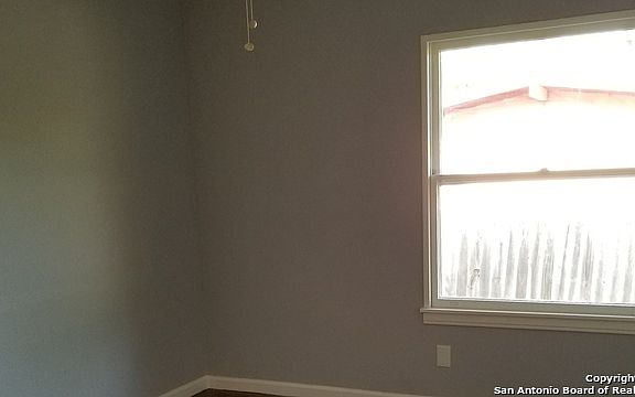 5th image of 534 Gilbert Ln