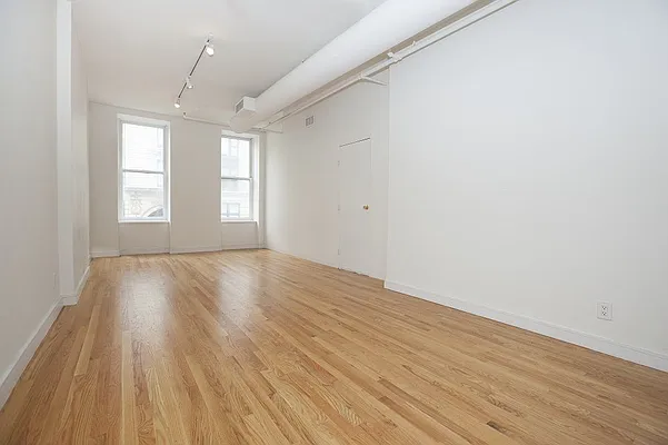 Rented by NextStopNY | media 7