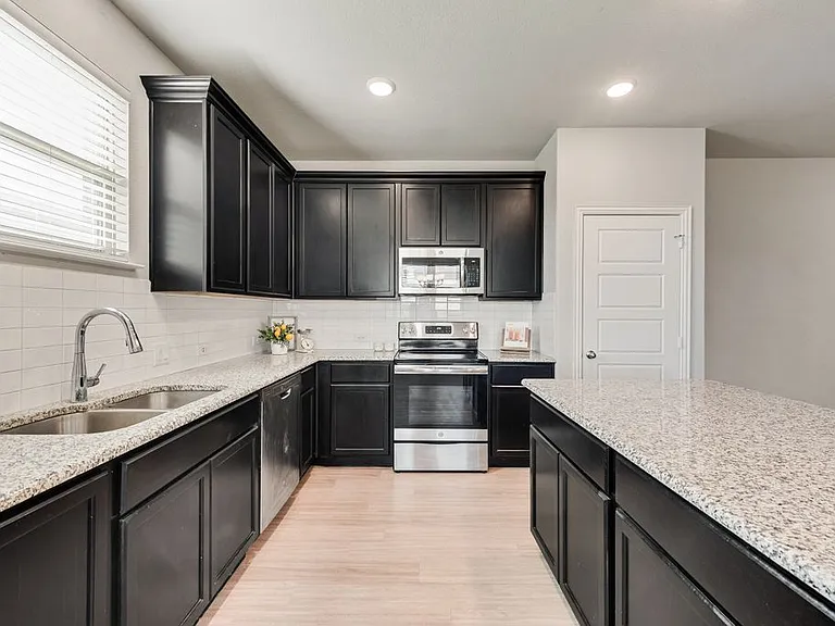 4929 Sanger Circle Dr #4929 — Photo 9