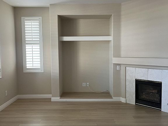 3rd image of 13525 Vinewood St
