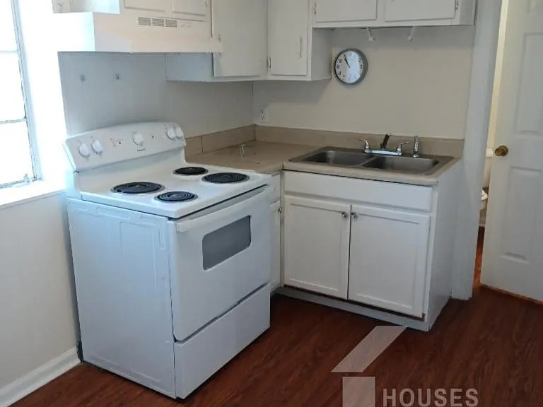 601 W Floyd Baker Blvd #3C — Photo 4