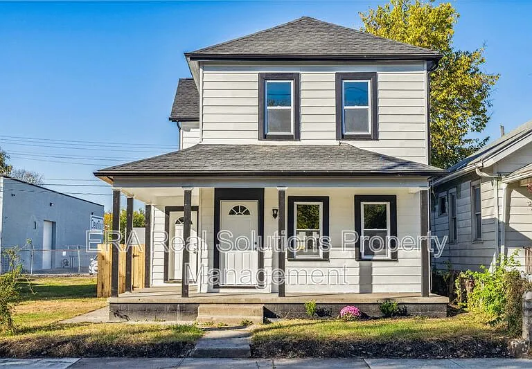 105 Rodgers Ave — Photo 1