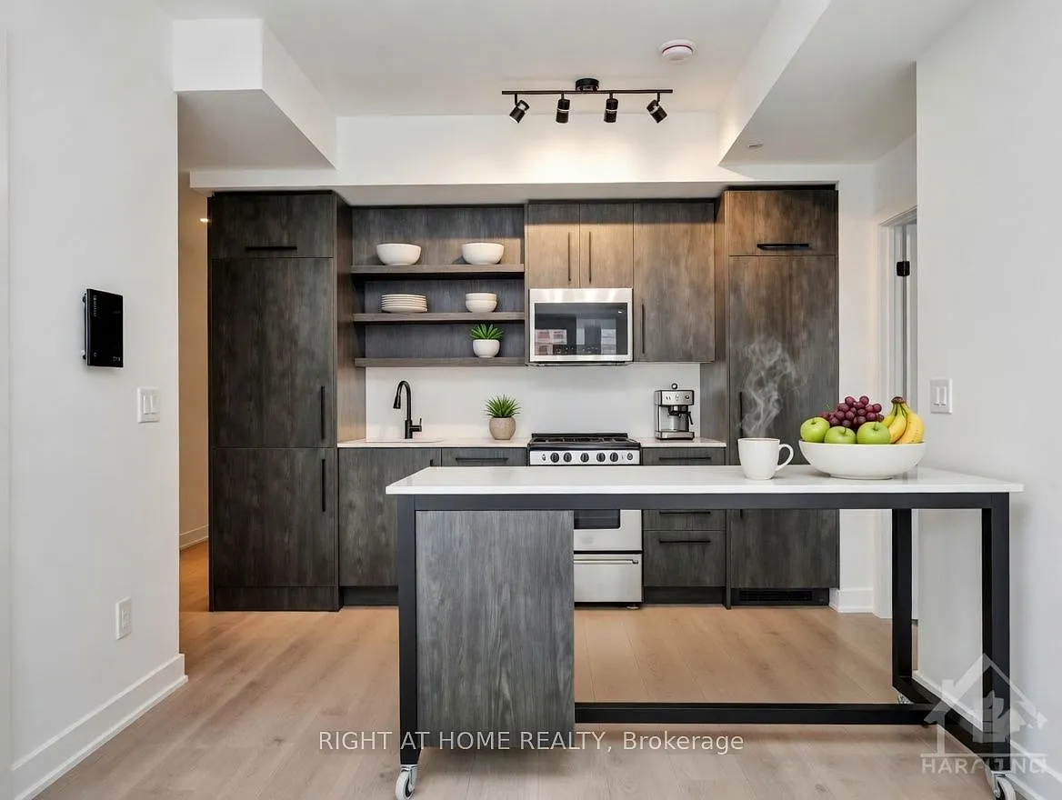 2 bed, $2,595 — Photo 3