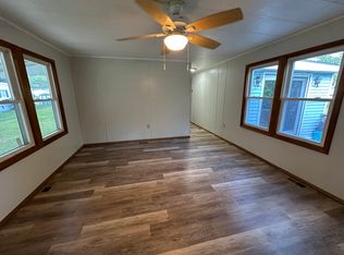 12 Family Cir, White River Junction, VT 05001