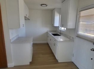 2401 Bartlett St, Oakland, CA