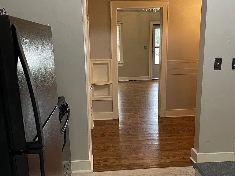 1913 N Ross Ave — Photo 8