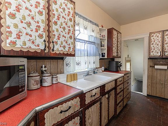4th image of 115 Riverdale Ct