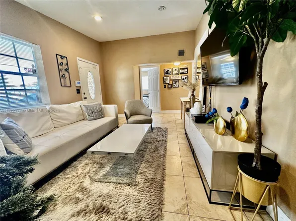 36 Virginia Rd, West Park, FL 33023