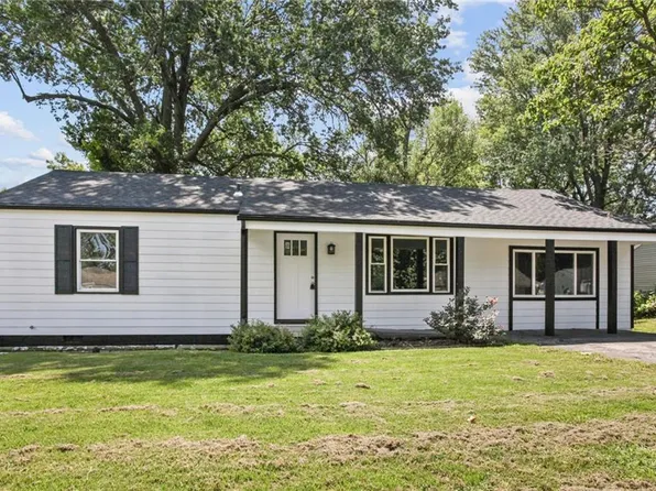 11209 W 68th Ter, Shawnee, KS 66203