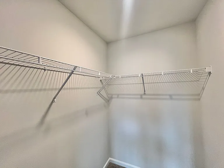 870 McKenzie Park Ter — Photo 15