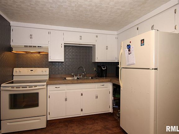 3rd image of 3804 Granville Ave