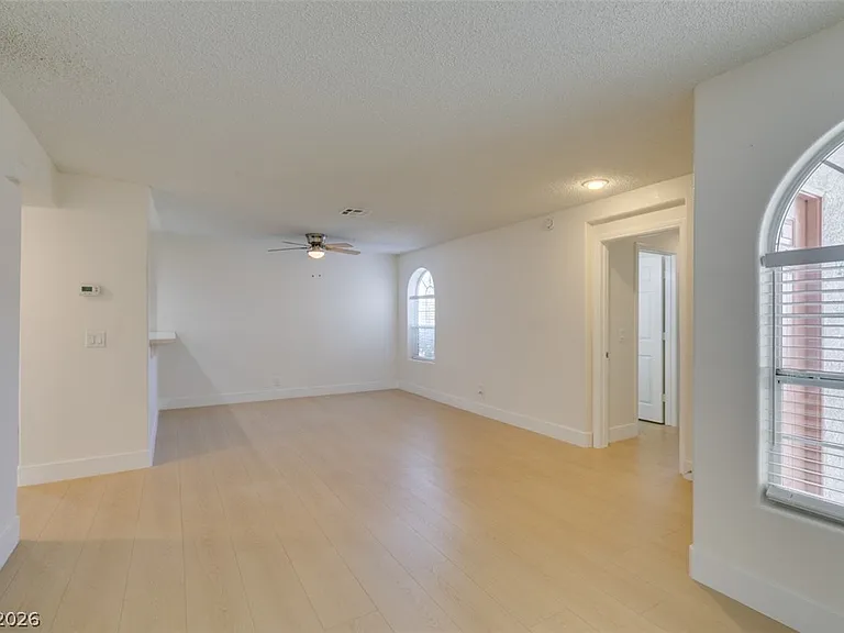 1800 Edmond St #124 — Photo 15