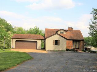 6 NW Hazel Dell Ln, Springfield, IL 62703