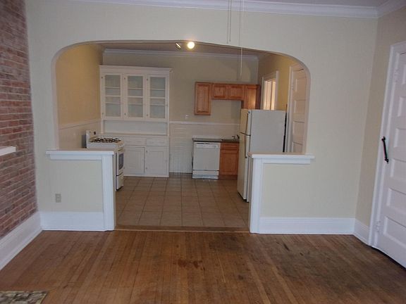 5th image of 220 Lexington Ave #12