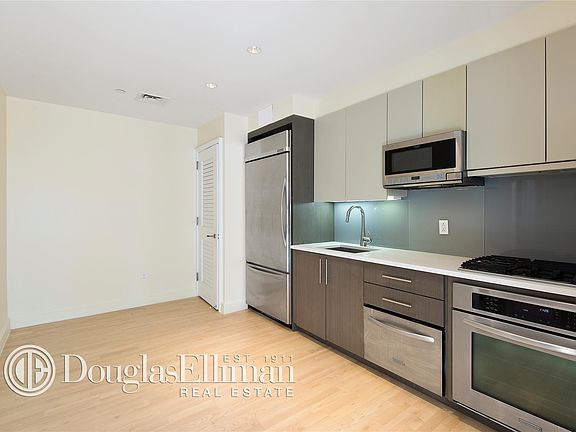 3rd image of 2300 Fredrick Douglass Blvd #7H