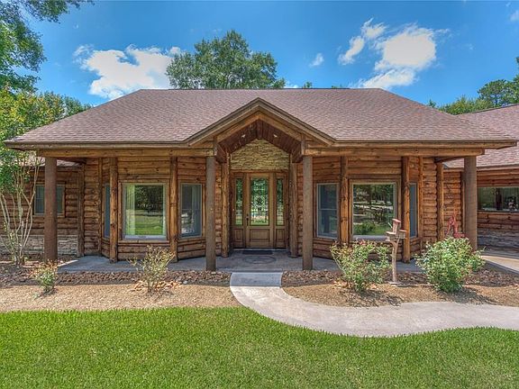 Marvel at the beautiful exterior of this home. Composed of tongue and groove Pine from Maine and Stunning Stone accents
