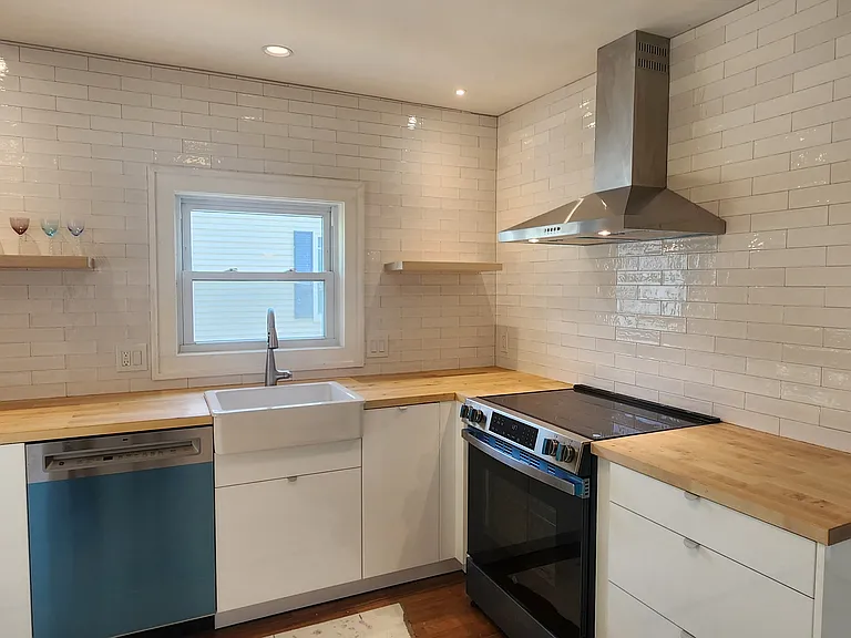 86 Hackett St #2 — Photo 2